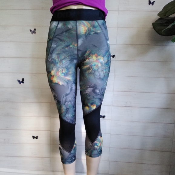 Adidas lot of 2 PC'S Crop compression/ workout Top - Picture 6 of 7